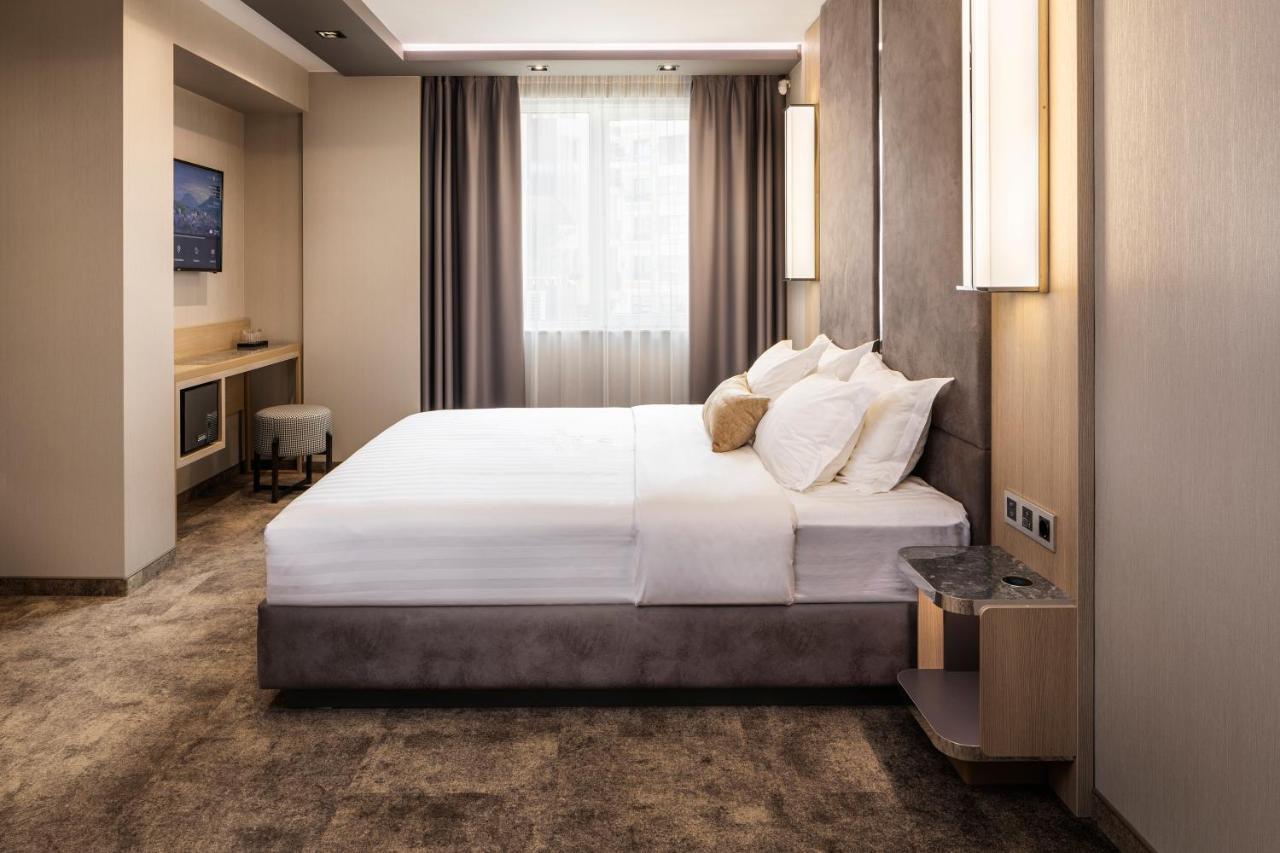 -- Este Park Hotel -- Part Of Urban Chic Luxury Design Hotels - Parking & Compliments - Next To Shopping & Dining Mall 普罗夫迪夫 外观 照片