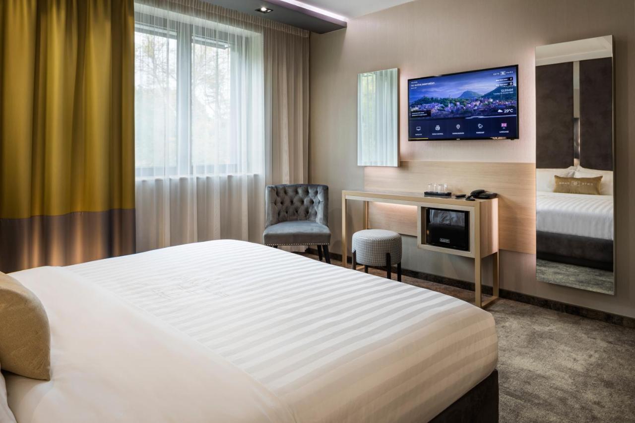 -- Este Park Hotel -- Part Of Urban Chic Luxury Design Hotels - Parking & Compliments - Next To Shopping & Dining Mall 普罗夫迪夫 外观 照片