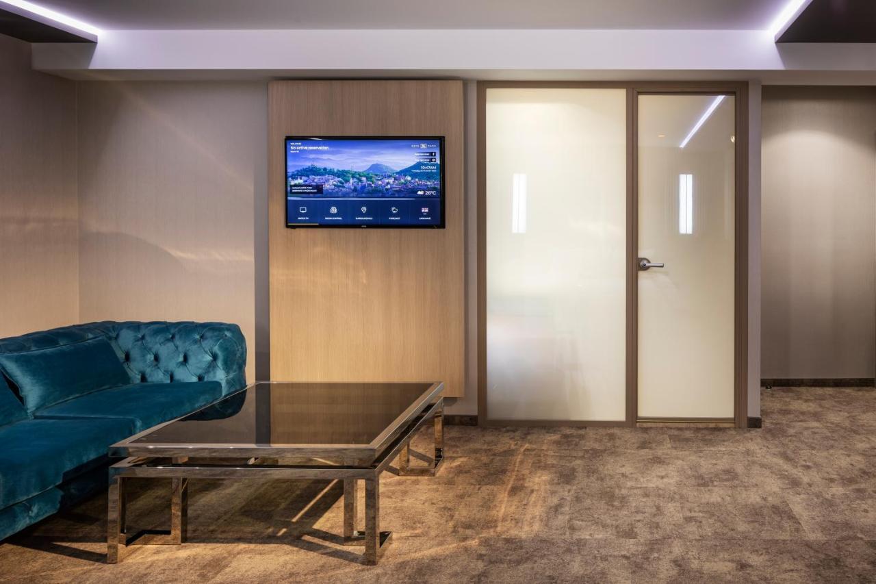 -- Este Park Hotel -- Part Of Urban Chic Luxury Design Hotels - Parking & Compliments - Next To Shopping & Dining Mall 普罗夫迪夫 外观 照片
