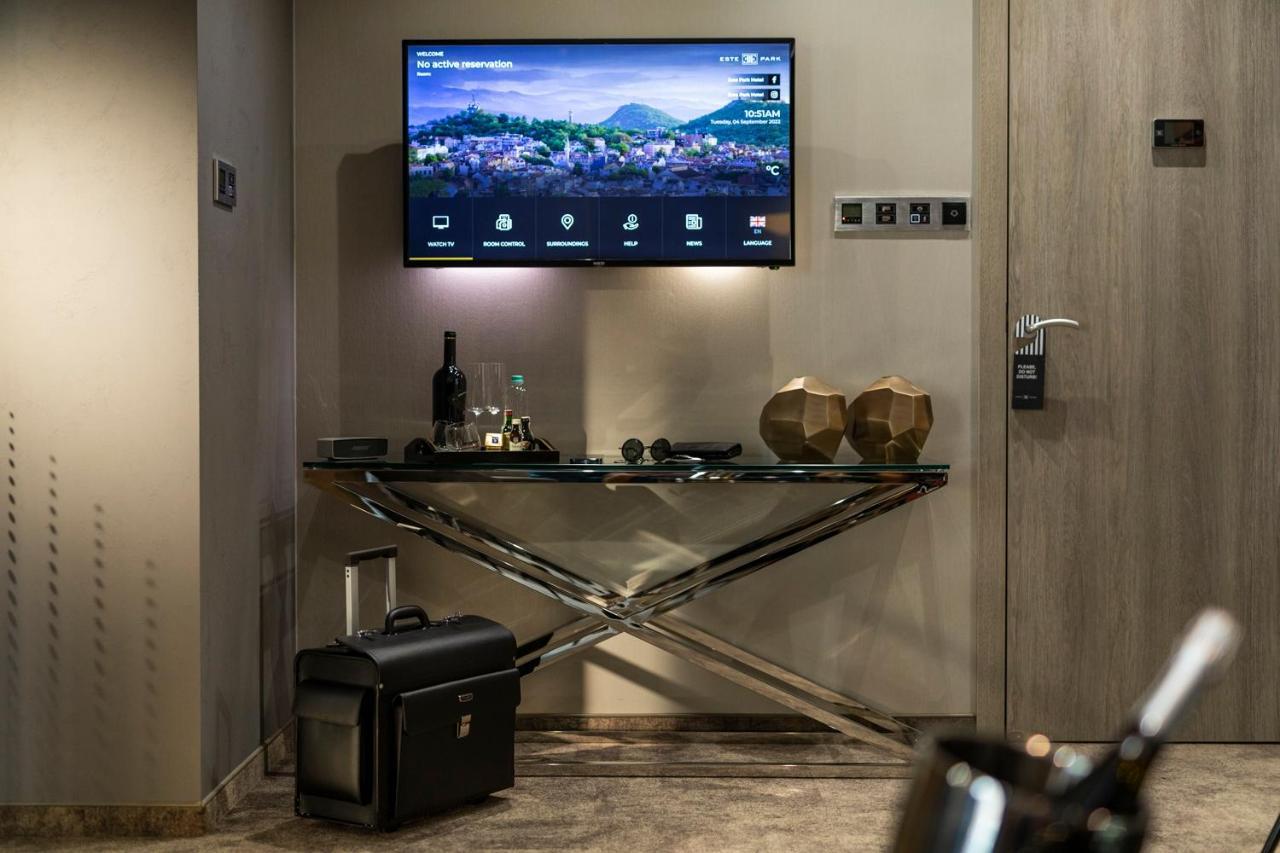 -- Este Park Hotel -- Part Of Urban Chic Luxury Design Hotels - Parking & Compliments - Next To Shopping & Dining Mall 普罗夫迪夫 外观 照片